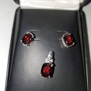 Garnet Earrings & Pendant